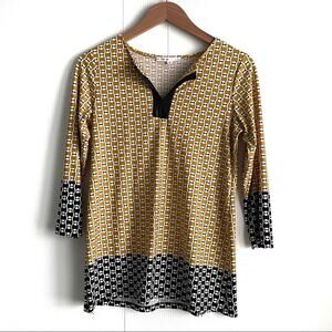 Cleo patterned v-neck top